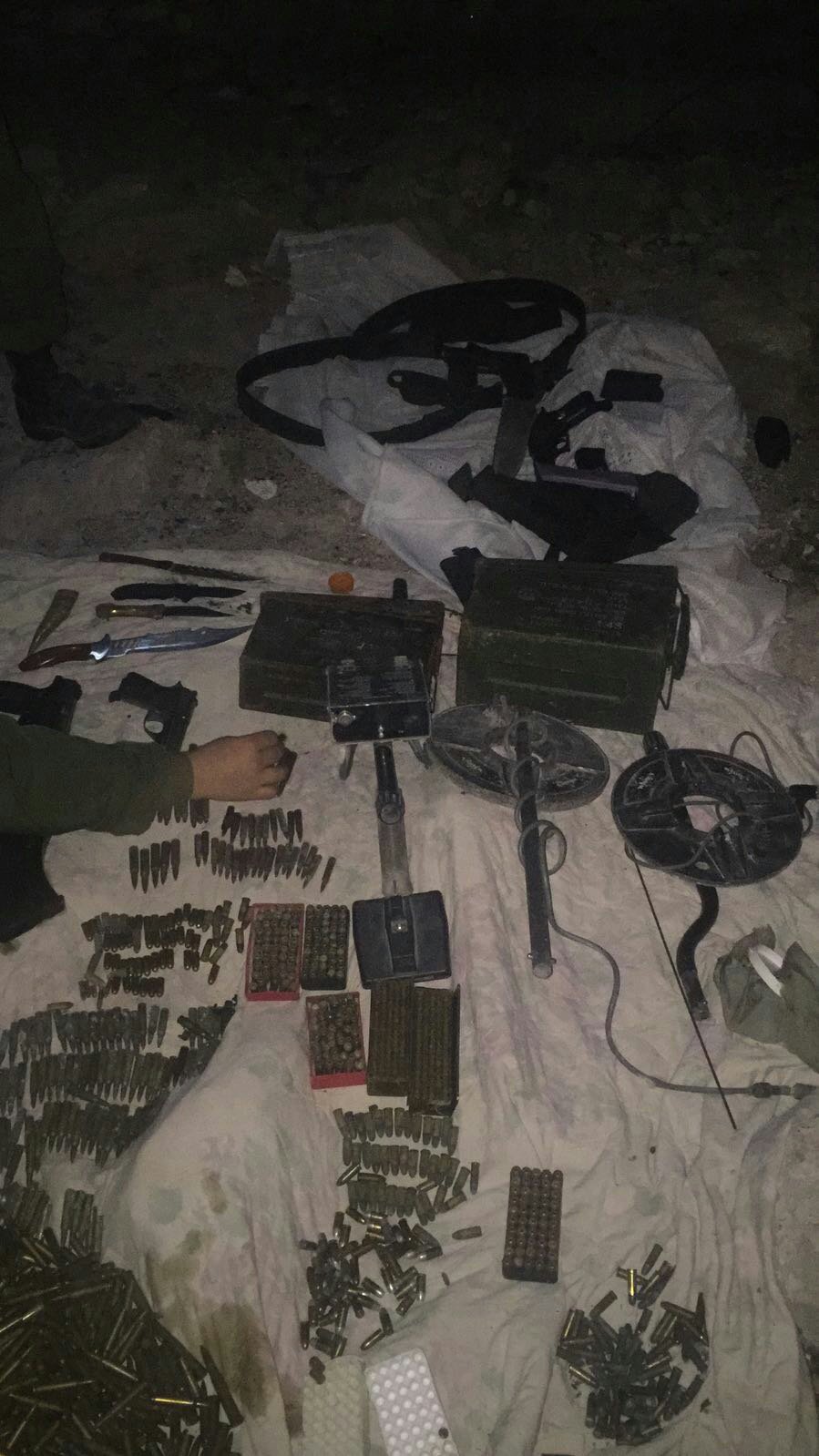 Explosives, ammunition and weapons caught in the operation. - weapon