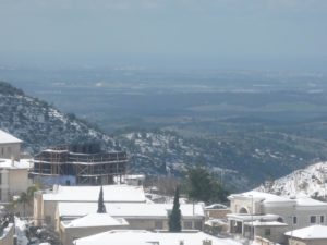 02222015-10 Looking South-West: To Kfira creek you can see where the snow starts on the slopes of the mountains - Snow