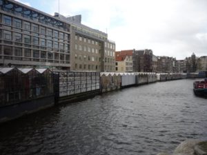 03292015-35 Amsterdam floating flower market - it is not really feels like walking on boats. - drugs