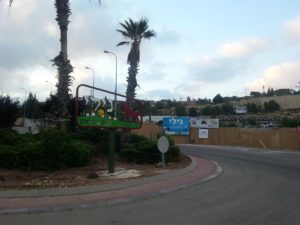 We parked our cars in Nili settlement and were ready to go =)