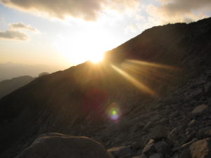 The sunrise on the way to the Aneto with friends