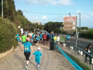The turn around point after 1 km, and a drinking point in the end of the walkway (Louis Promenade) - Go out and run