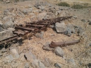 That's a piece of the rails with it's sleepers =) valley railway