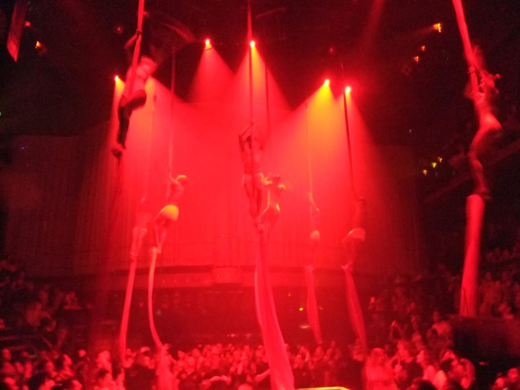Acrobats - Coco Bongo