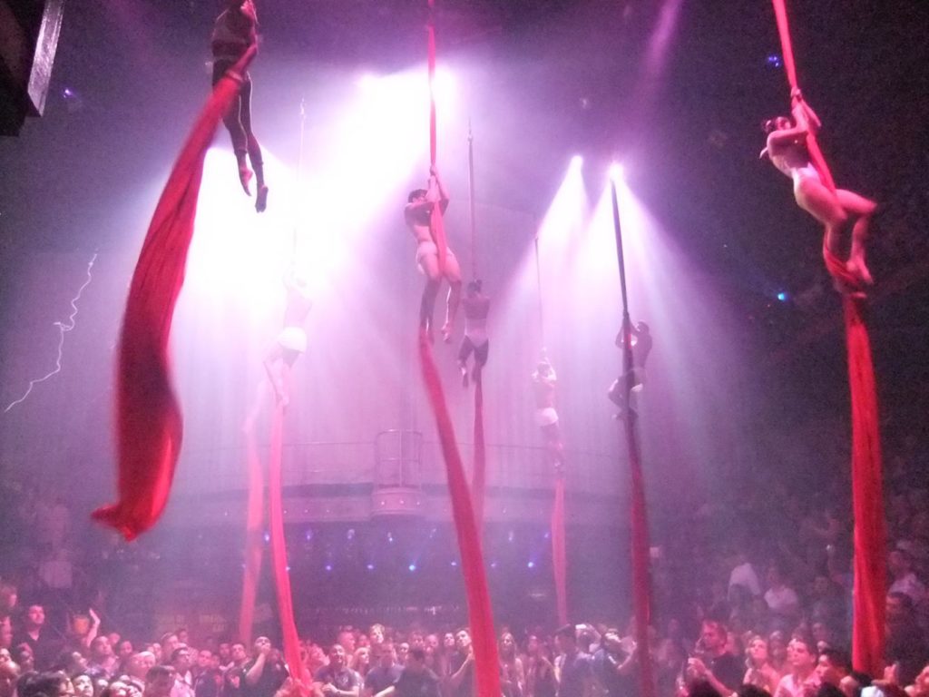 Acrobats - Coco Bongo