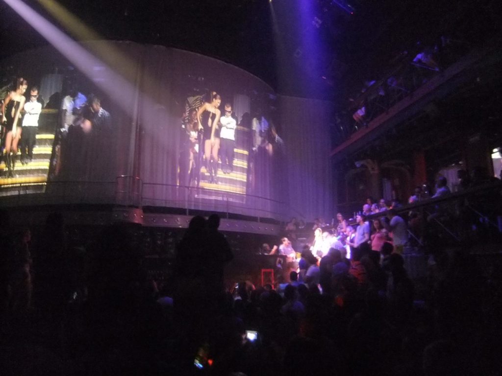 You can take part of the show, but get ready to be surprise... =) - Coco Bongo