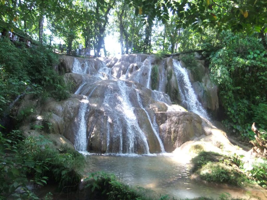 Cascadas the agua azul (blue water waterfalls)