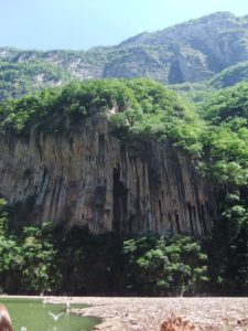 09182014-65 Sumidero -  Shapes in the cliffs