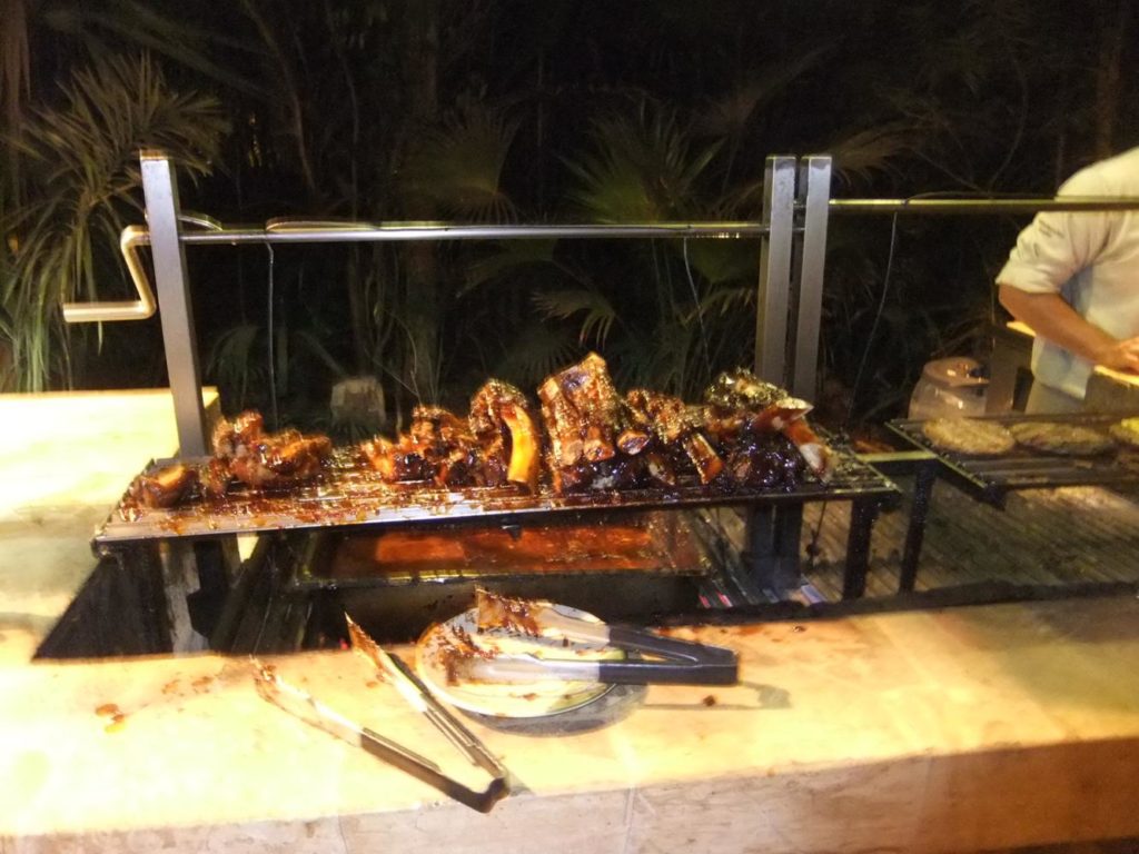 When we were on zip line, everybody recommended us to eat to ribs. - grand finale