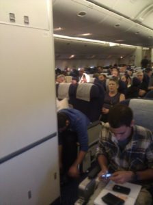 10232014-10 A Jew pray in the plane - El-AL