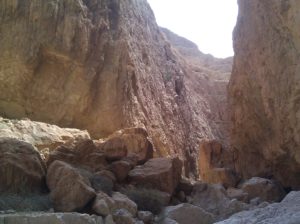 2014-06-07-15-02-18 The hugh cliffs of the creek - Darga stream