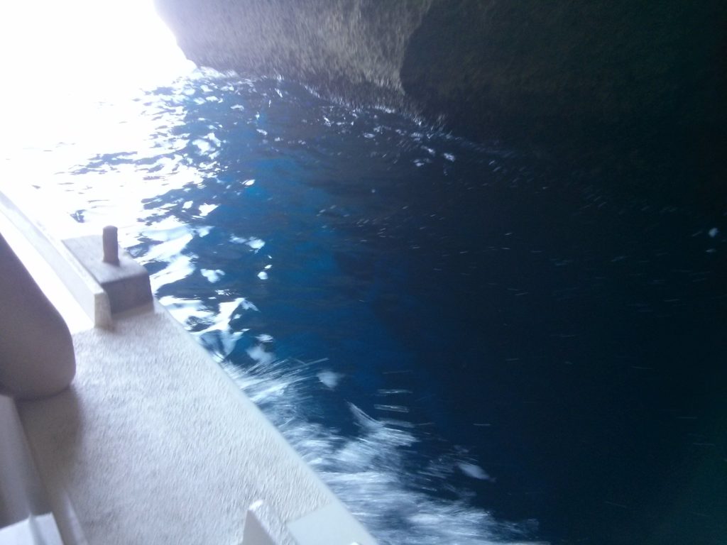    A boat trip around Azure window and the cliffs