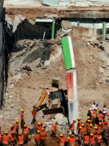 The rescue attempts on site and the loader that fell 4 floors down - Iron Parking