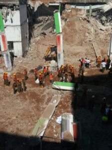 The rescue attempts on site and the loader that fell 4 floors down - Iron Parking