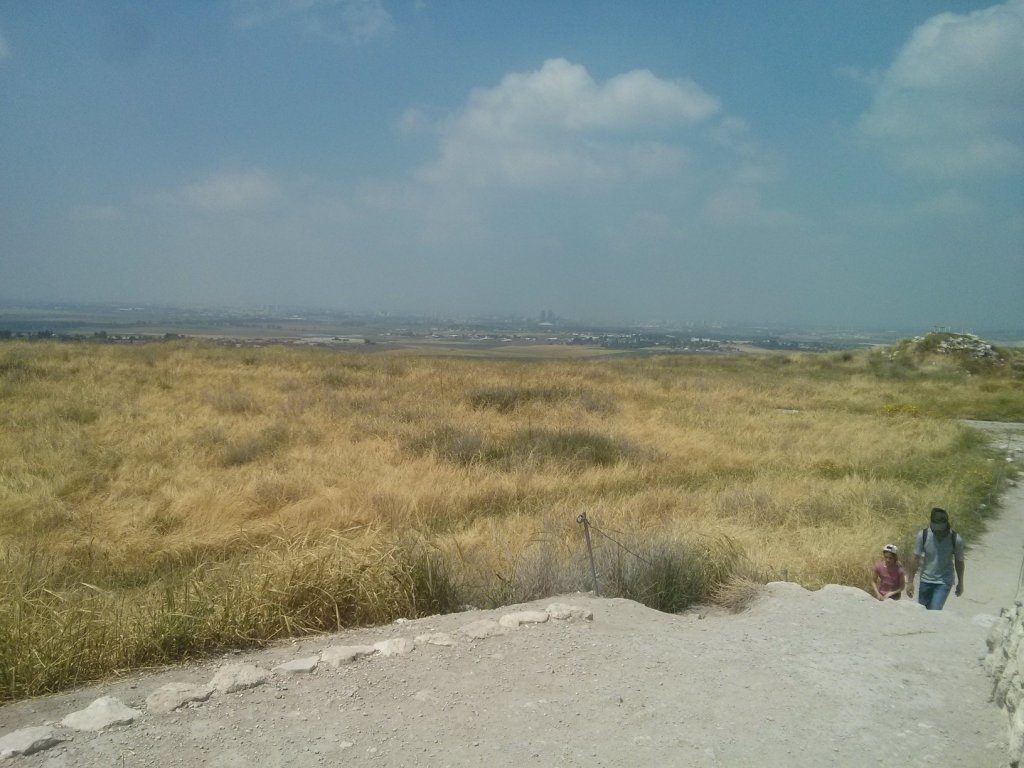 The site extends over 130 dunams, but the walking tour is only a km long.
