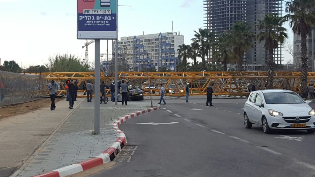 Crane collapse in 2017 February in Bat-Yam