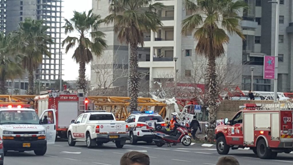 Crane collapse in 2017 February in Bat-Yam