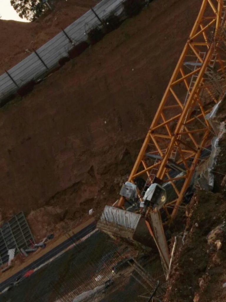 Crane collapse in 2017 February in Bat-Yam - Construction Porn