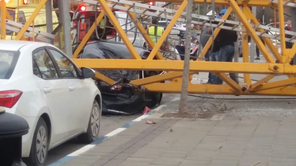 Crane collapse in 2017 February in Bat-Yam - Construction Porn