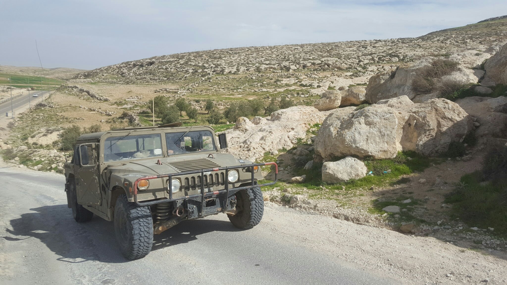 The Hummer on the ascent. The spring in a cave on the right - Avigail