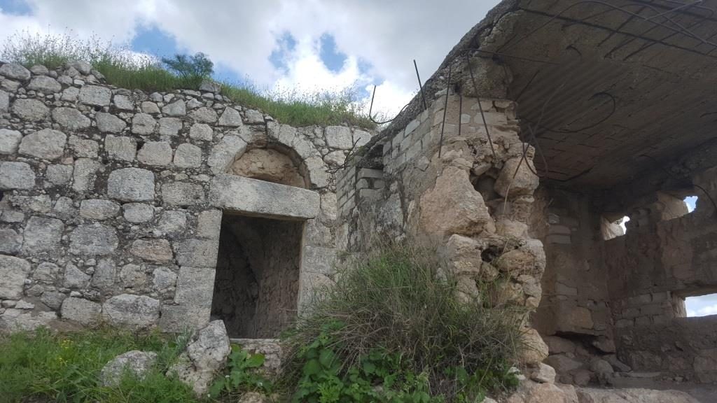 The modern Jordanian building - Masonry walls with reinforced concrete roof - Latrun