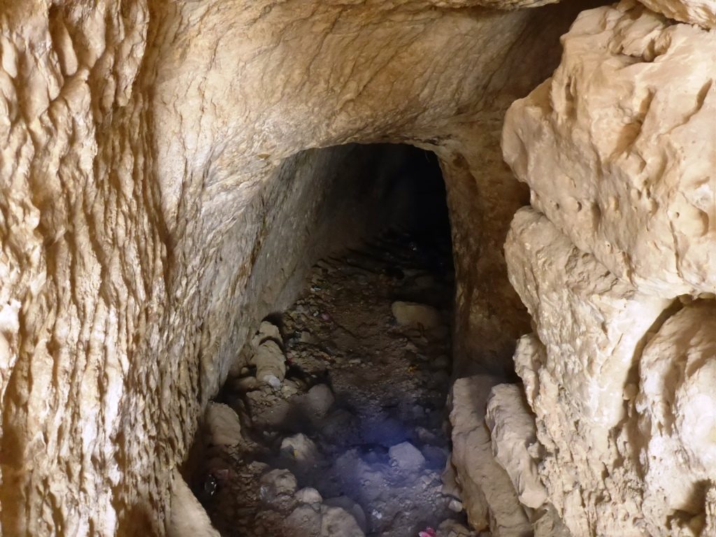 Going down the tunnel staircase of 93 stairs, leading to the spring. Unfortunately, it is full of rubbish - Tel Gibeon