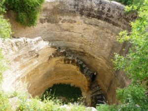 Going down to the pool - Tel Gibeon