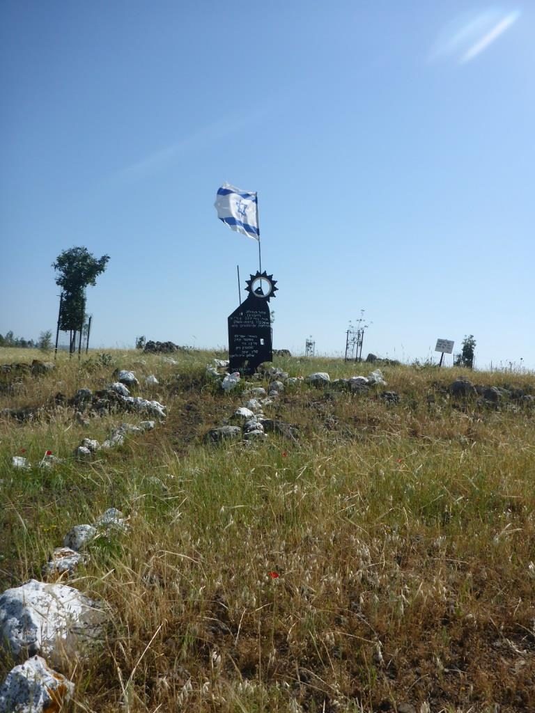 This road was an important line in the Yom Kippur war and many memorial are spread along it. Petroleum road