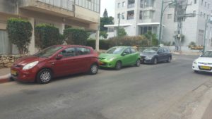 Red, Green, Grey an White cars - vocabulary