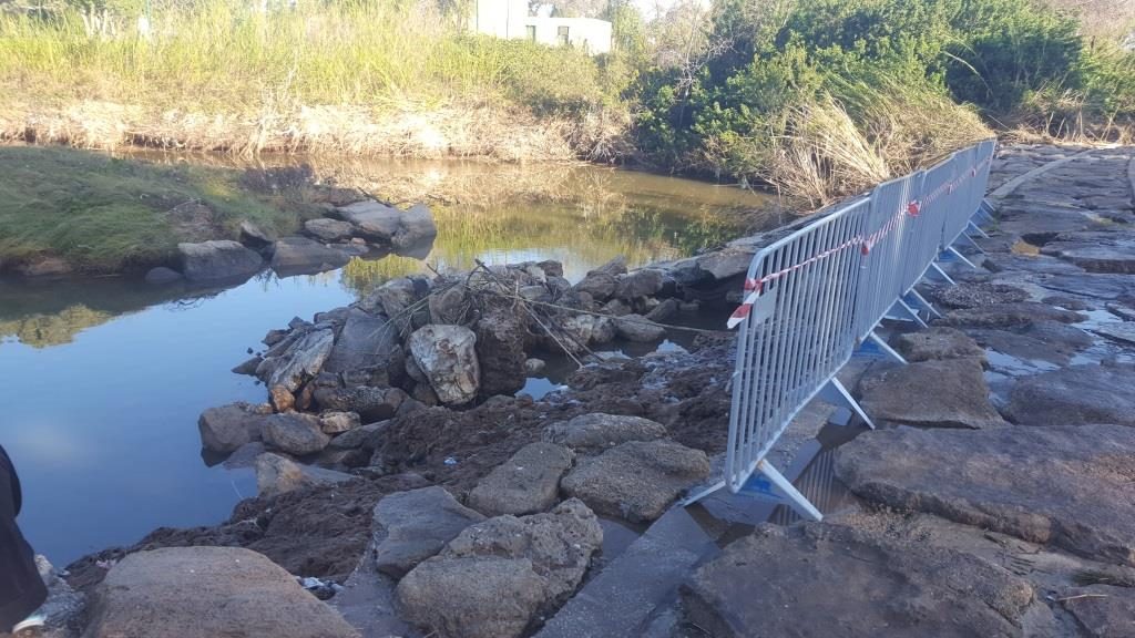 The damage in 7 mills cross of HaYrakon Stream - Ayalon