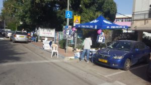 Outside the voting place, very quiet - 2019 Elections 