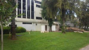 The small building of the Mikveh below the Synagogue.