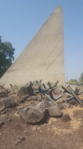 The monument from the side shows the symbol of the wing- Gadot lookout