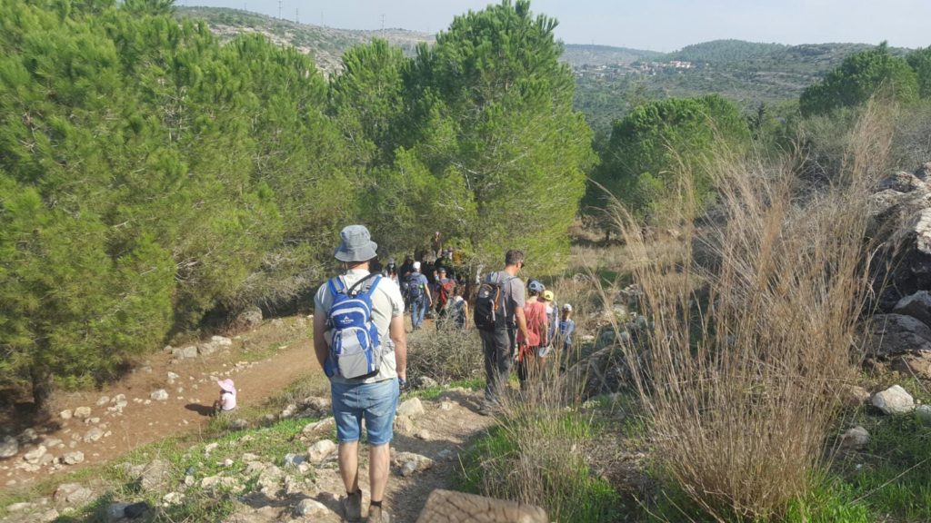 The trail to Ein-Mata and Zanuh stream. The building is from the Crusades time and named Salvatio. - Hanut