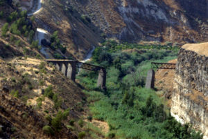 The view of the destroyed bridge on a pic from 2019, this is were we are headed to (Source: Mirell Lotan, Wikipiki)