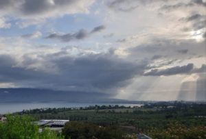 On the way to the hike, we cough a wonderful pic of the Kinneret. The Yarmouk valley is where the ray of sun hits - leading us to the point