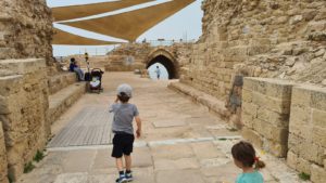 Jannaeus running into the fortress - Apollonia