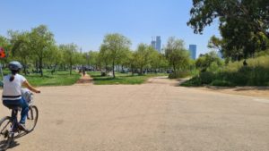 On the way back from the port, we were riding along Park HaYarkon, which had another traditional act of the Israel Independence day - Al Ha-Esh (barbeque)