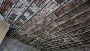 The roof of the showroom of the Hamam. This is a ribbed slab, common also in Israel, but the blocks (red clay blocks) are unique