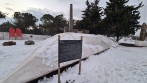 Palsar 7 memorial covered with snow - Waterfall