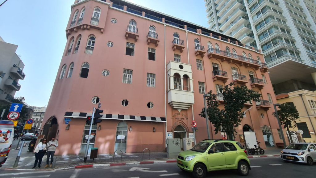 Platin hotel, built on 1926, was the most fashionable hotel at that time