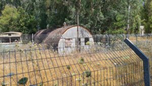 Nissen hut from 1942 used as barracks for RAF soldiers (1942-1948), and this guy as a soldier in officer training course for 4 months (1955-1968) in Sirkin base