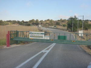 Yehudia forest nature reserve gate closed and will be opened at 7:00 (Waze said  hours, but it took us only 1:40 from Ramat Gan to get here! It usually takes us at least 3 hours.... Black Canyon