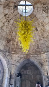 A Chihuly glass work hanged At the gate of the citadel, just after the brigde. The museum hosted a full exhibition on 2000 and coulle of works were left - Tower of David