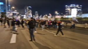 Protestors on Ayalon Highway