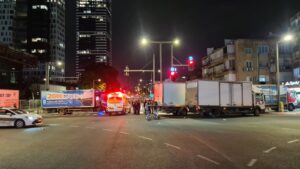 Jabotisky Road on Bnei Barak closed on one end