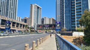 Yizkhor sign on Diamond stock exchange bridge on Ramat-Gan- siren