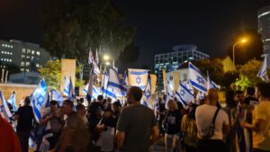 One of Yum Kippur war veterans gives a speech - 18th week of protests