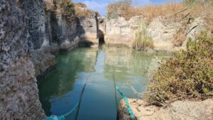 In this point, the aqueduct is expending, creating a small pool (the ropes are added to guide the visitors). - Taninim stream