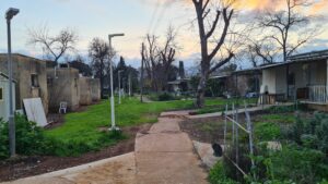 The empty trails of the Kibbutz 